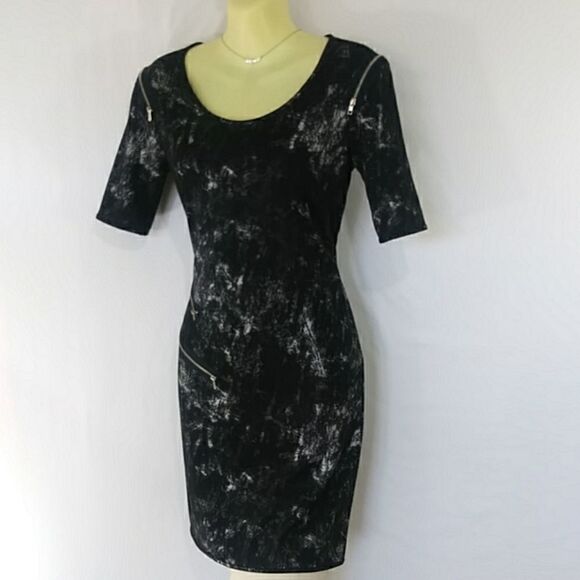 GIANNI BINI DRESS ZIPPER ACCENT ABSTRACT PRINT MINI FORM FITTING NWOT~S… - Picture 1 of 8